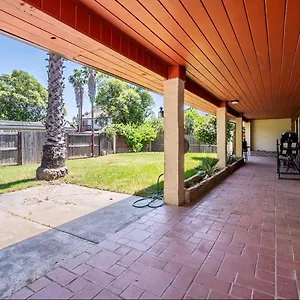 Guest house Tranquility Stays